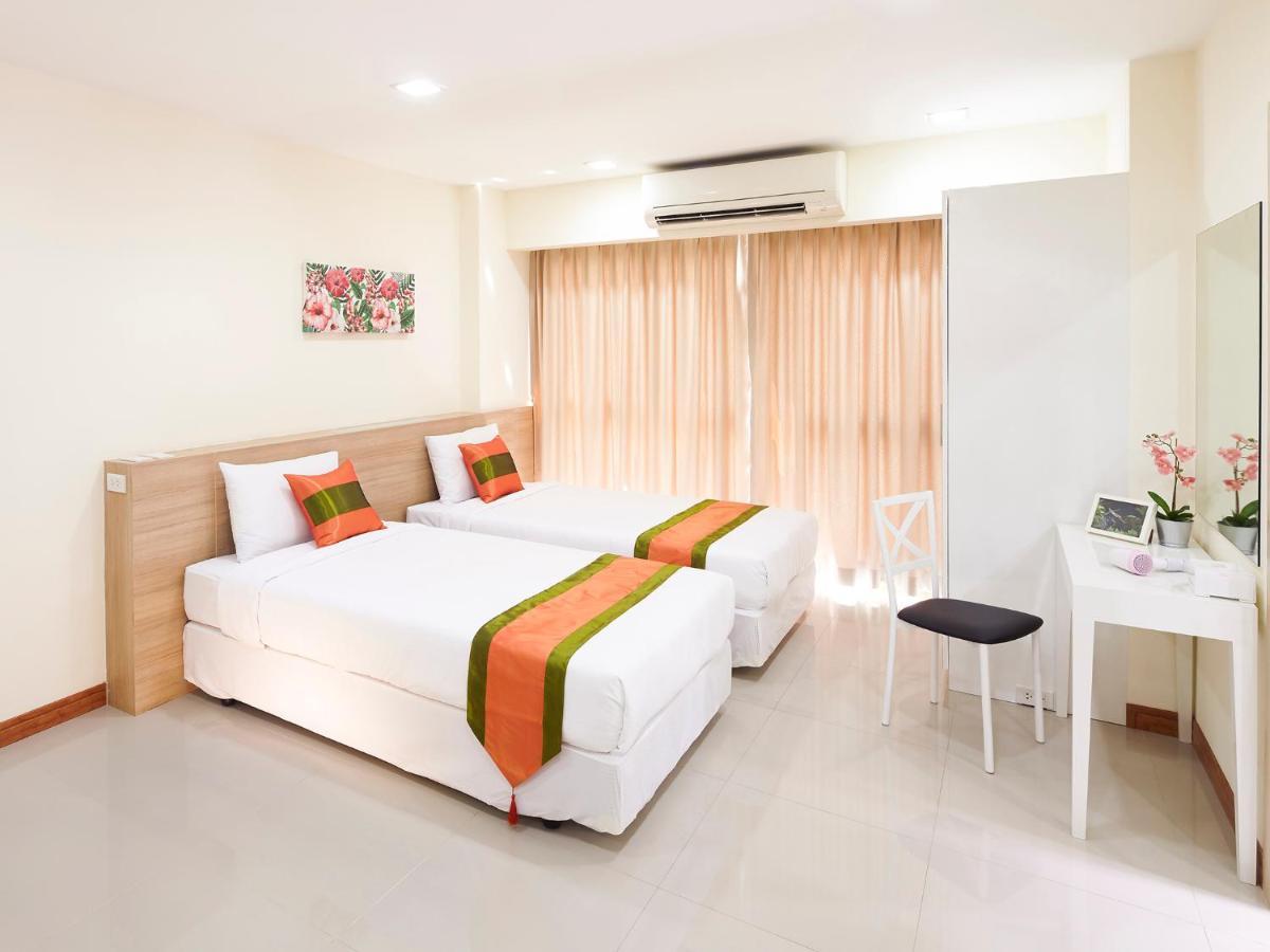The Plimplace Hotel Bangkok Exterior photo