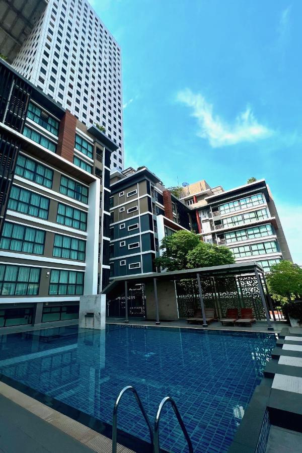 The Plimplace Hotel Bangkok Exterior photo